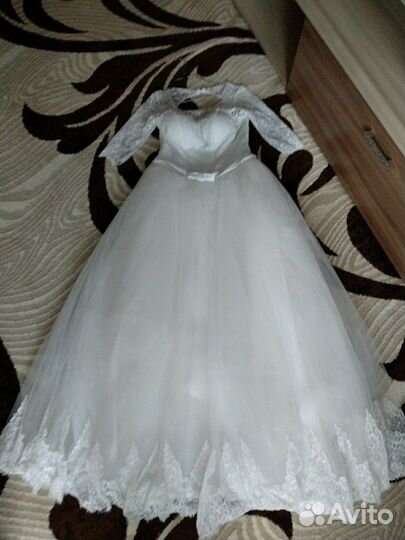 Свадебное платье