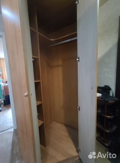Прихожая с угловым шкафом бу