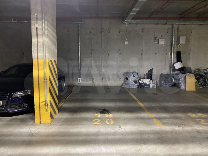 Машиноместо, 10 м²