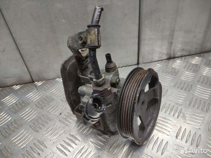 Насос для Toyota Avensis 1 (T220)
