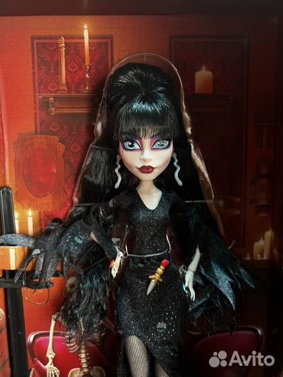 Monster high elvira Skullector кукла