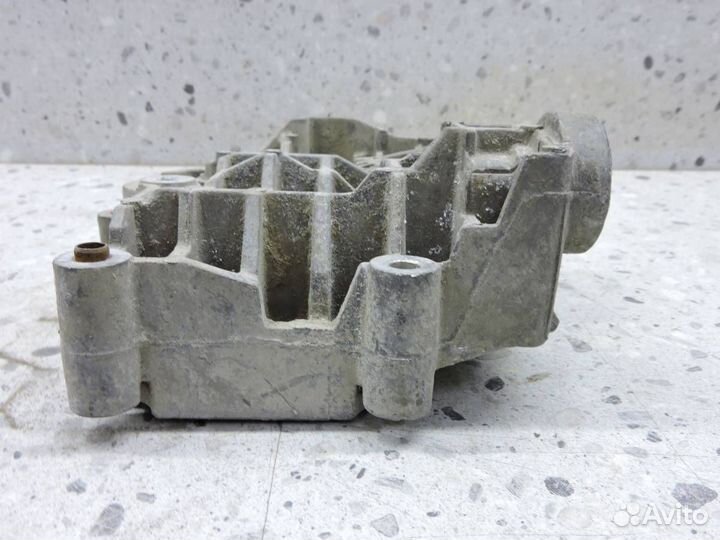 Кронштейн генератора Land Rover Discovery 3 2004-2