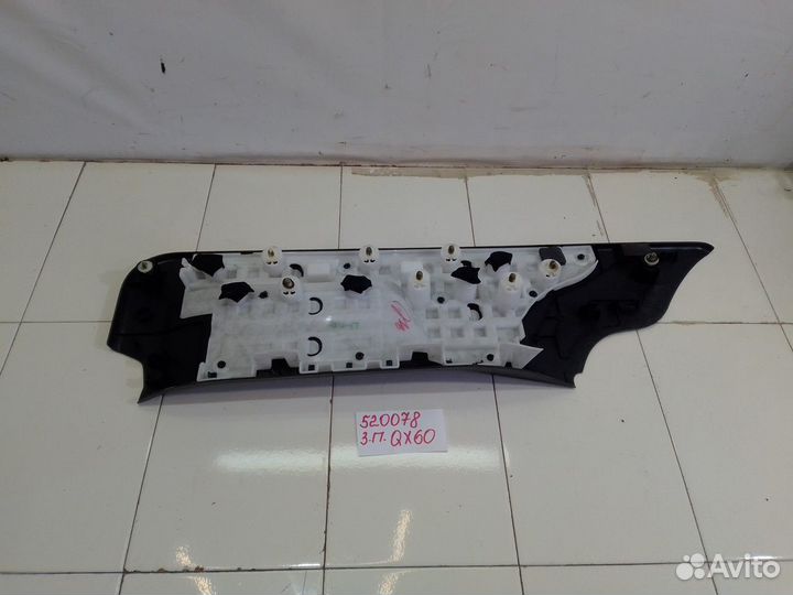 Накладка порога задняя правая (Infiniti QX60)