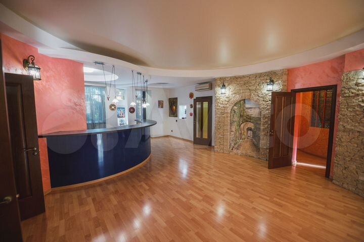 4-к. квартира, 164 м², 1/9 эт.