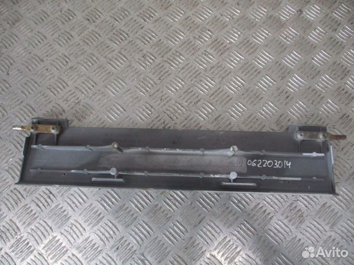 Средняя часть бампера(ступень) Mercedes-Benz A9448