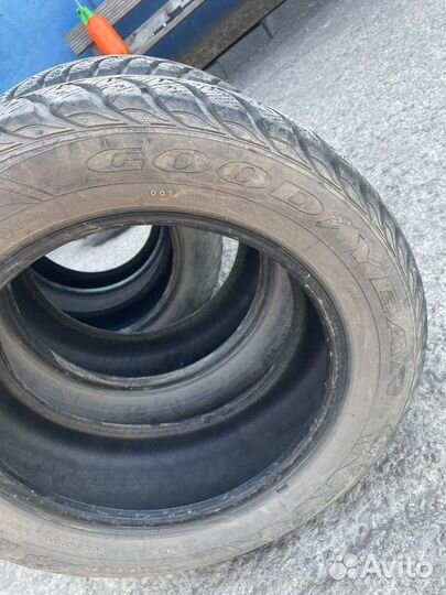 Goodyear UltraGrip Extreme 205/55 R16