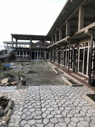 Дом 605 м² на участке 7,7 га