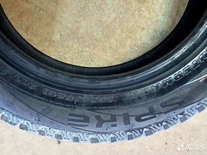 Maxxis MA-W2 Wintermaxx 215/55 R16
