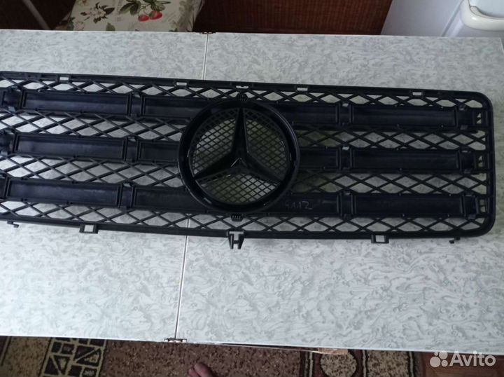 Решетка радиатора mercedes