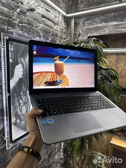Райский офисный Asus 15.6 4ядра 4гб ssd 256gb