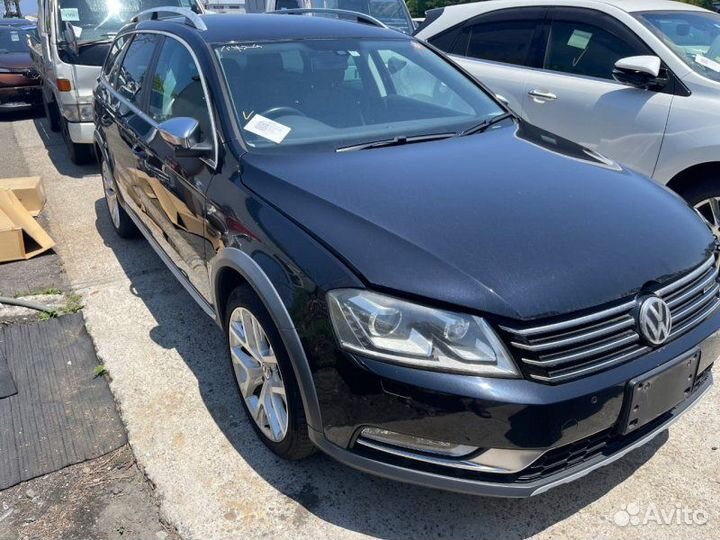 Петля двери задняя правая Vw Passat B7 alltrack