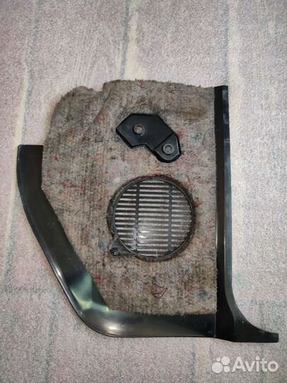 Левая обшивка BMW E30