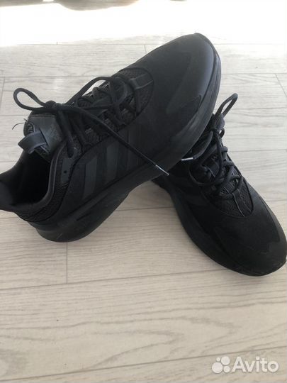 Кроссовки adidas