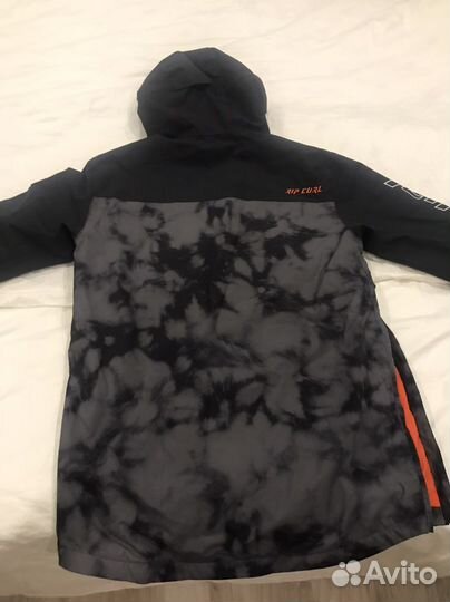 Горнолыжная куртка