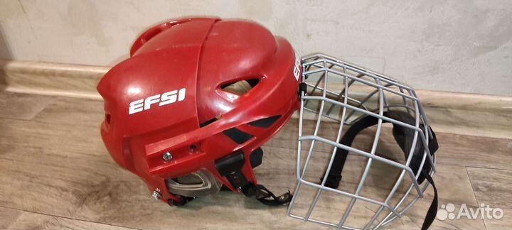 Хоккейный шлем