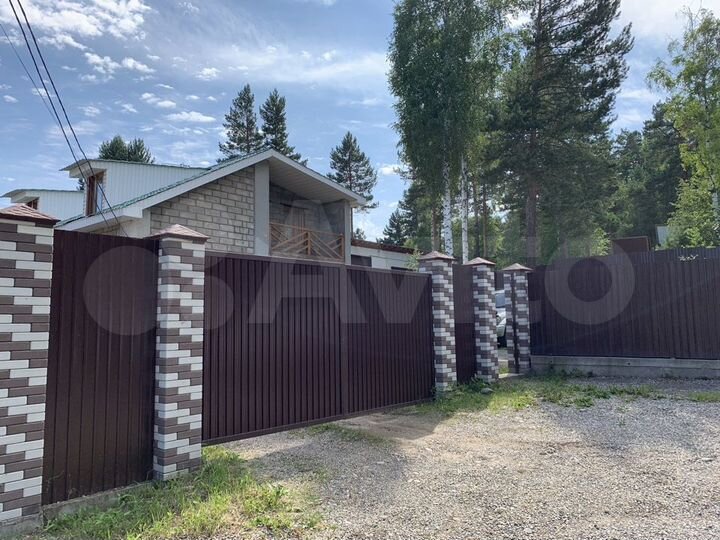 Дом 180 м² на участке 7 сот.