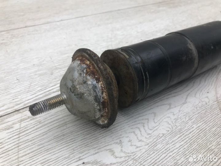 Амортизатор задний левый Mercedes S-Class W140