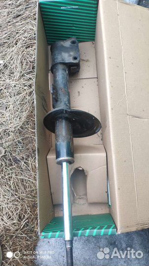 Амортизатор Рено Дастер