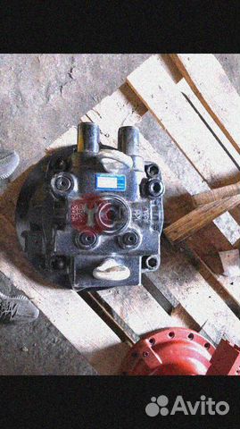 Гидромотор поворота JCB JS240