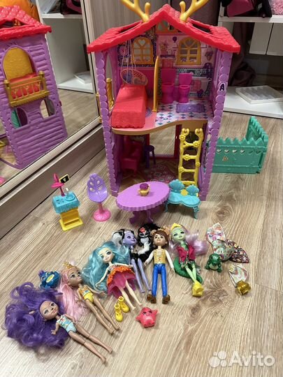 Домик кукольный Энчантималс с куклами