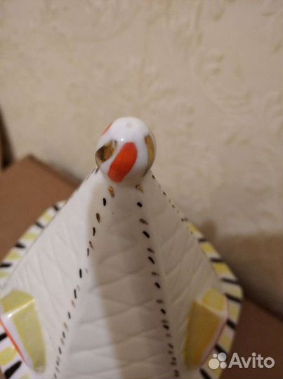 Фарфоровая статуэтка Сказка о золотом петушке