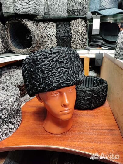 Каракулевая шапка