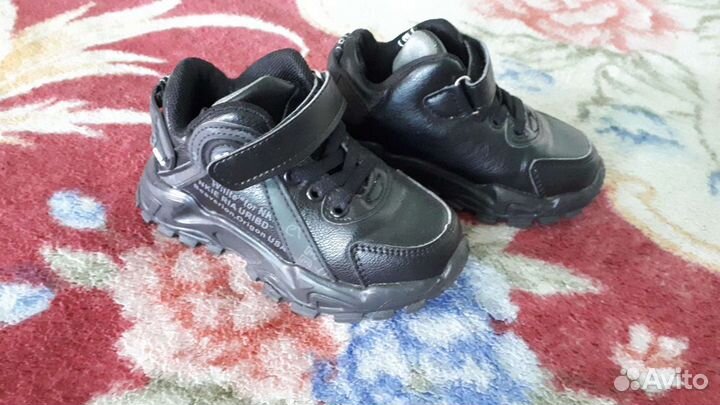 Кроссовки детские