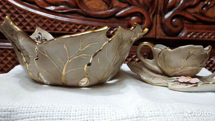 Кофейные чашки, конфетница