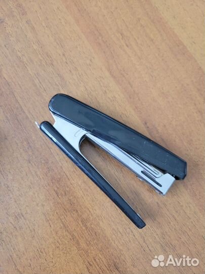 Степлер канцелярский