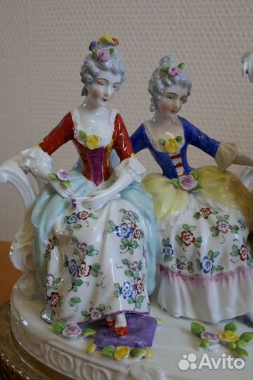Фарфоровая статуэтка 