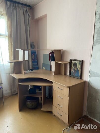 Компьютерный стол