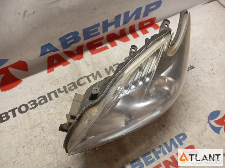 Фара передняя левая toyota prius
