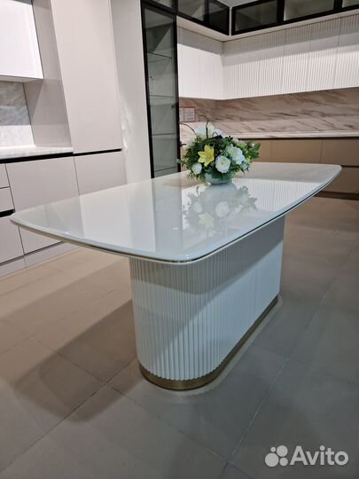 Кухонный стол Венера с гарантией