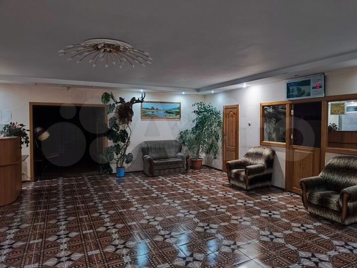 Дом 2000 м² на участке 33 сот.
