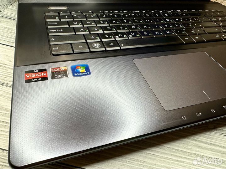 Игровой/офисный ноутбук Asus SSD/17 дюймов