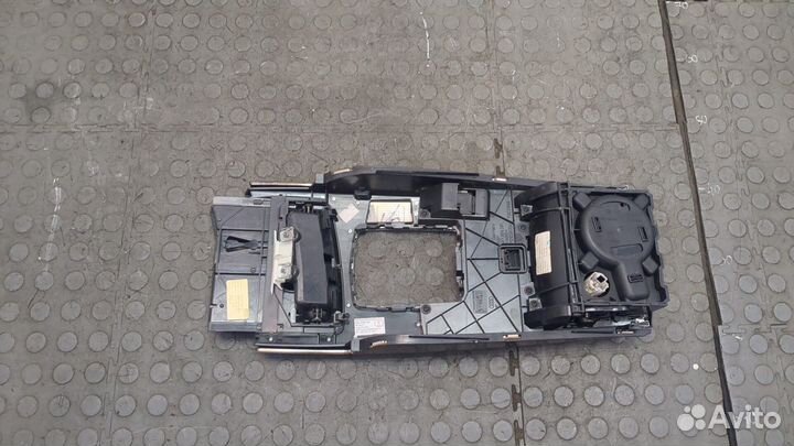 Консоль салона Audi A6 (C6)