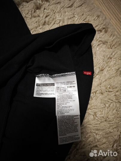 Футболка Levi's