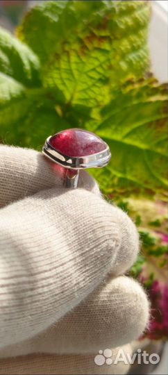 Женское кольцо и серьги