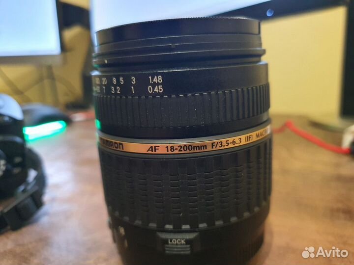 Зеркальный фотоаппарат Canon EOS 1100D