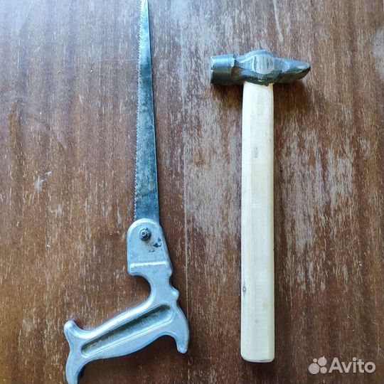 Инструмент рабочий молоток ключ плоскогубцы разные