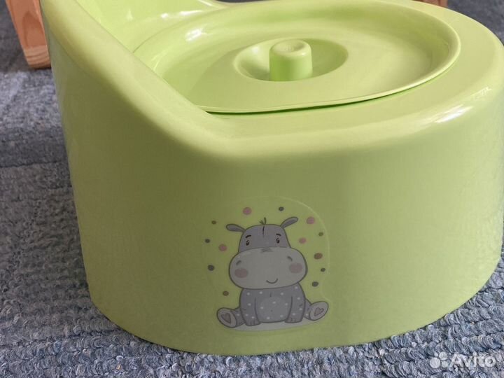 Продам горшок туалетный с крышкой