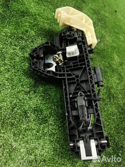 Ручка двери задняя левая Mercedes-Benz E-Class