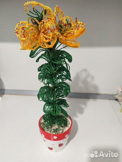 Цветы из бисера