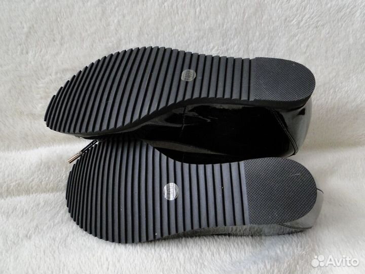 Туфли лодочка на танкетке