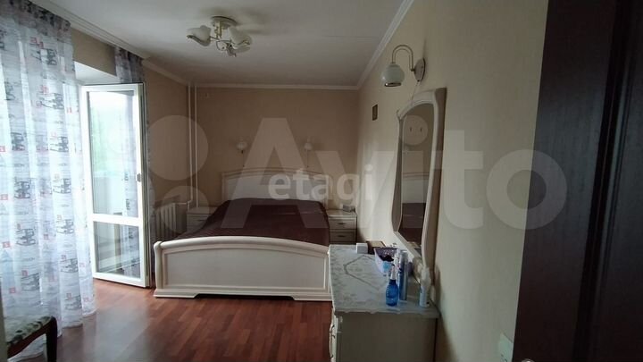 3-к. квартира, 70,9 м², 2/5 эт.