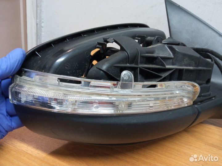 Зеркало правое Volkswagen Golf 6 2009-2013