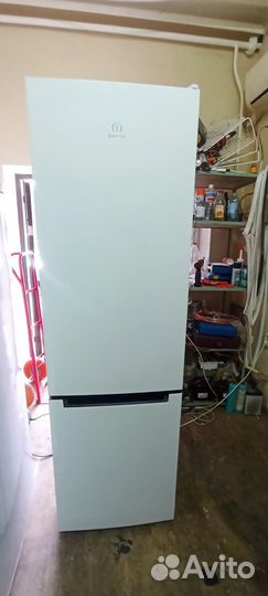 Холодильник indesit