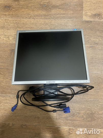 Монитор Samsung 943n 19 дюймов