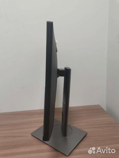 Монитор Dell 24