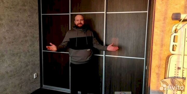 Шкаф купе с зеркалом